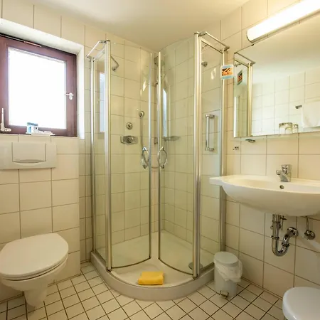 Landidyll Zum Kreuz Otel